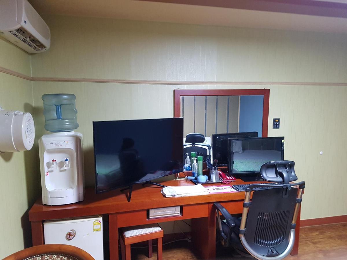 Plus Motel Gwangju Metropolitan City Exteriör bild